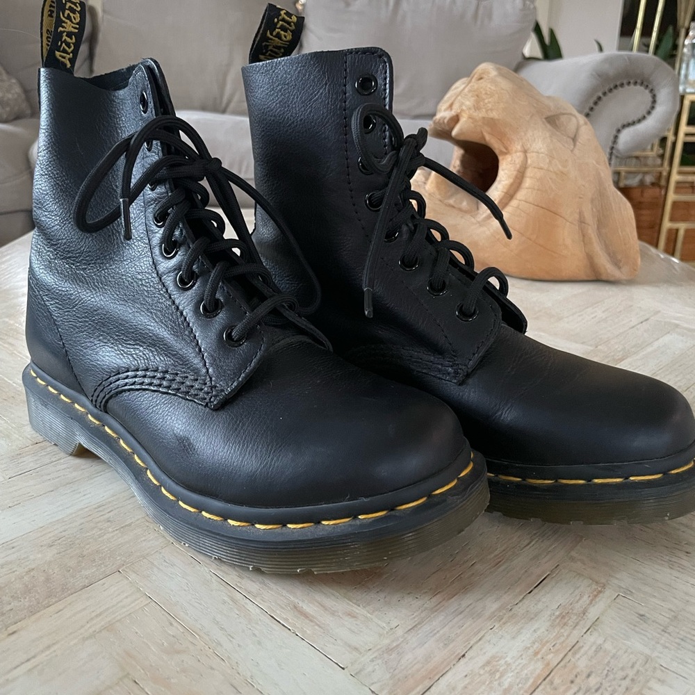 Dr Martens Black Leather 1460 Pascal Combat Boots sz 7 / 38